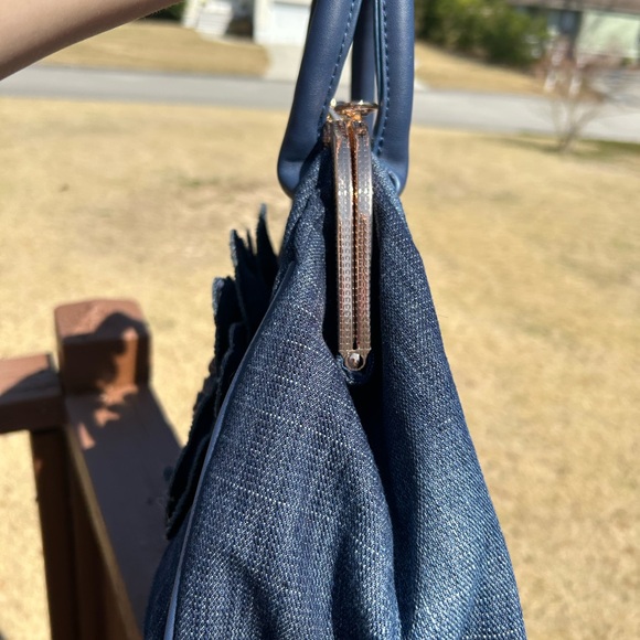 Elegant Navy Floral Handbag - Picture 11 of 13